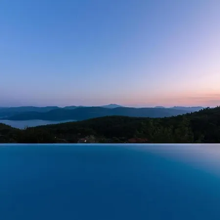 Infinity Pool Panoramic View In Akyaka - Ula *